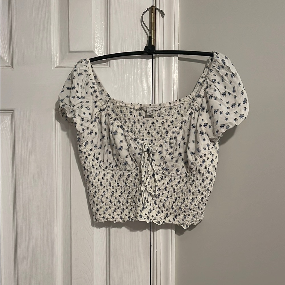 AMERICAN EAGLE Floral Puff Sleeve Crop Top